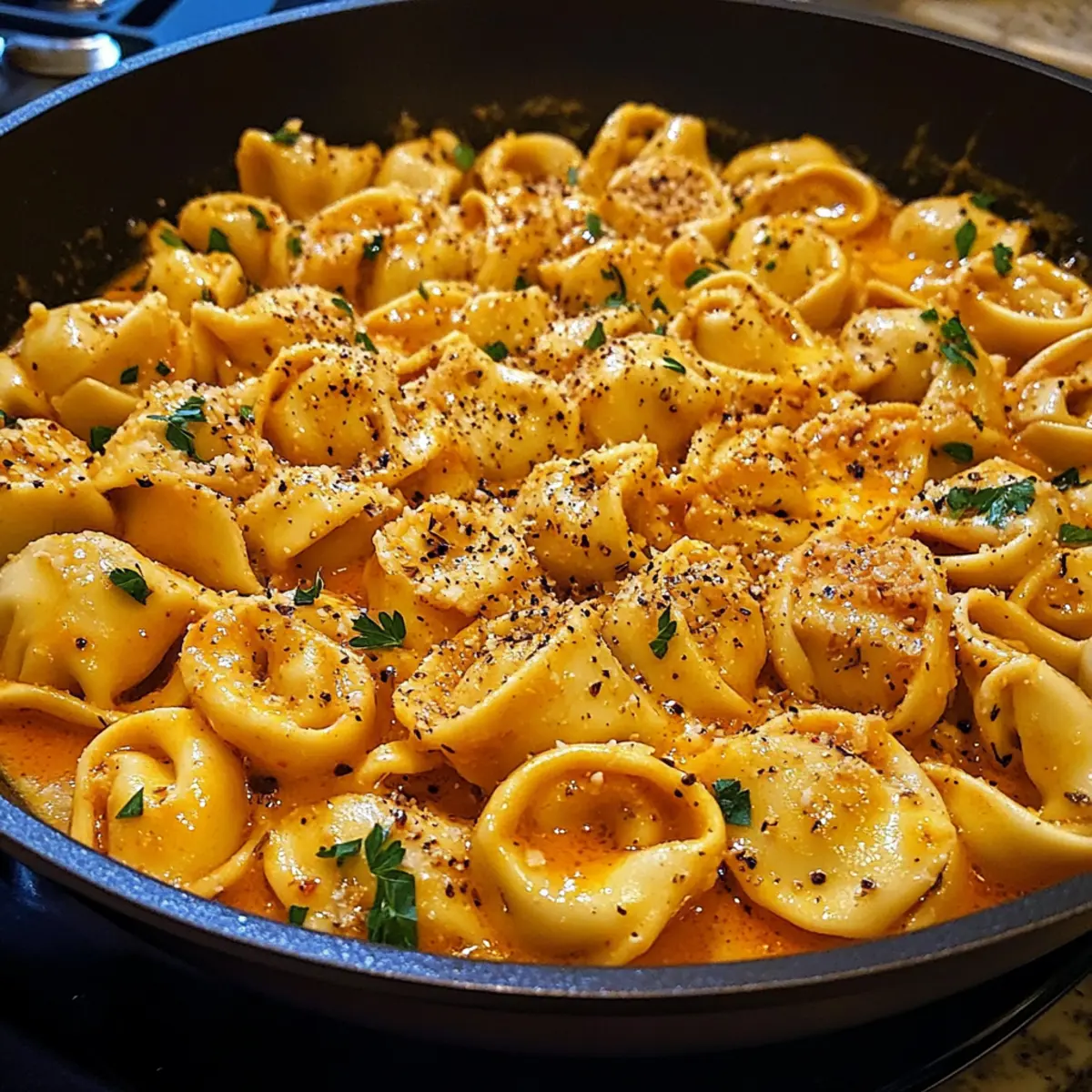 Eintopf Würzige Knoblauchbutter Hühnchen Tortellini Rezept