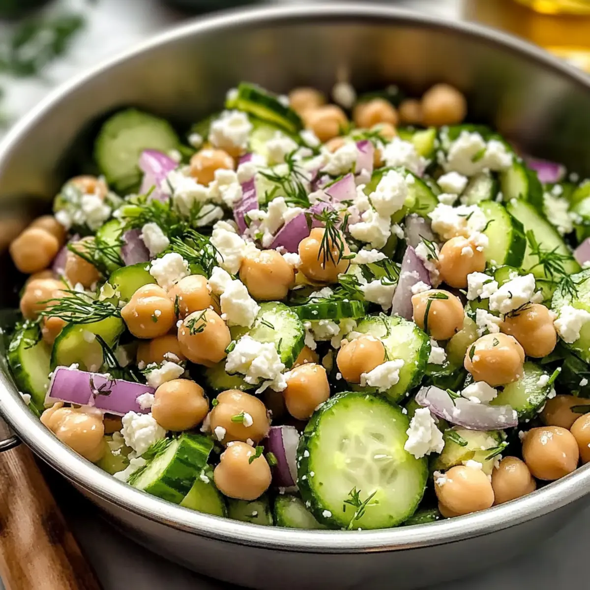 Kichererbsen-Gurkensalat für erfrischende Sommermomente