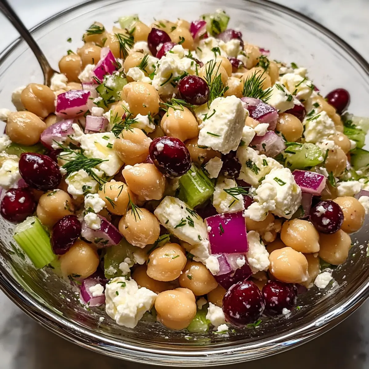 Feta- und Cranberry-Kichererbsensalat in 15 Minuten